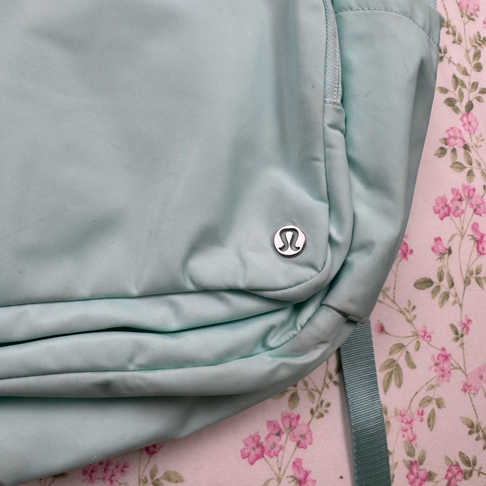 Lululemon Everywhere Backpack Mint Metal Hardware - Picture 3 of 16